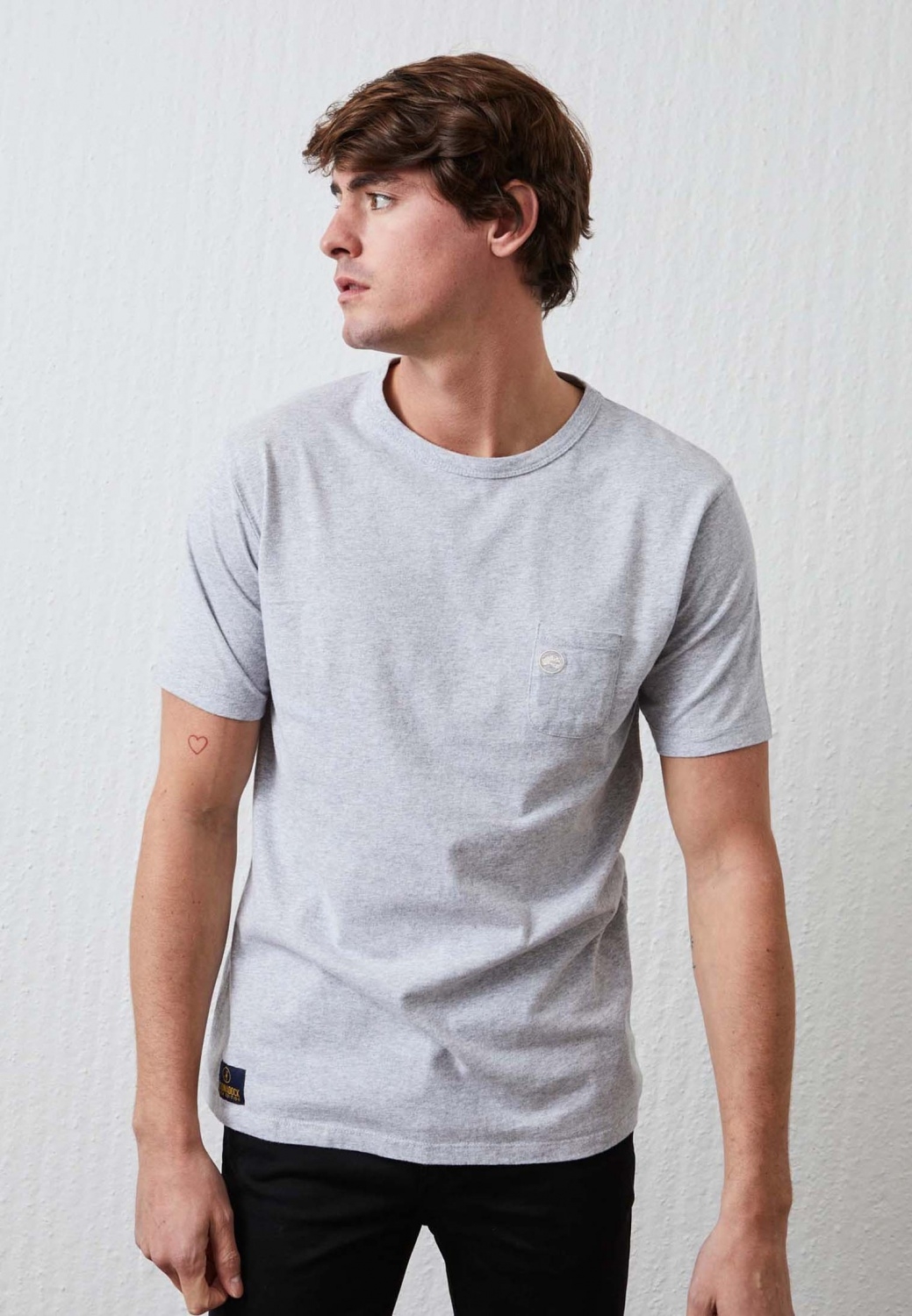 Basic T-shirt with embroidered pocket Altonadock